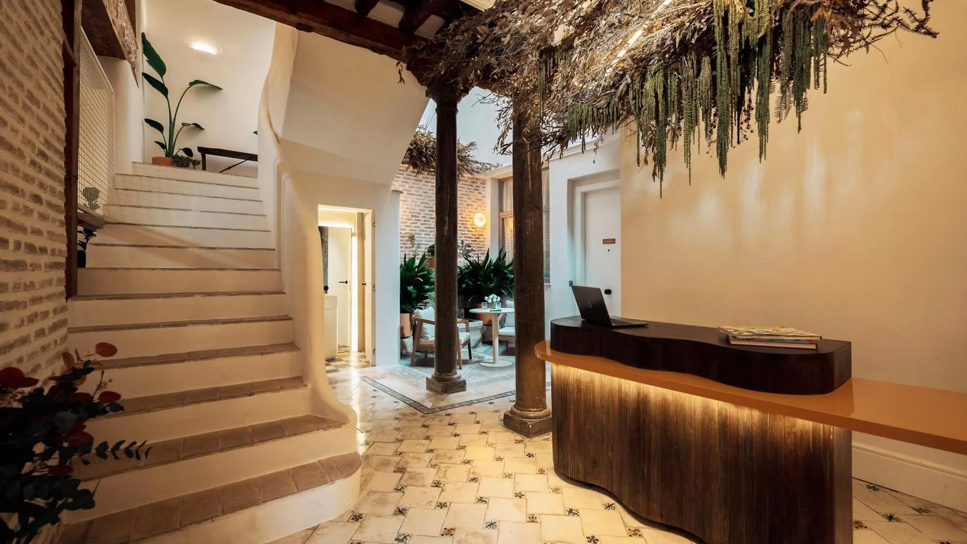Hotel Boutique Escudo Del Carmen Granada